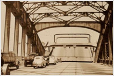 国内最大級の跳開橋「勝どき橋」の心臓部を巡る橋脚内探検ツアー