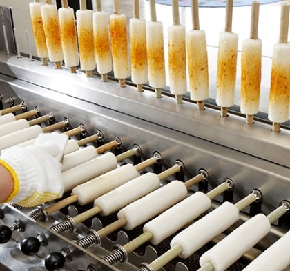 できたては格別の美味しさ！いわきかまぼこ工房で「かまぼこアート＆竹ちくわ」手作り体験